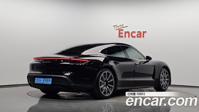 Porsche Taycan 2021 — photo 2