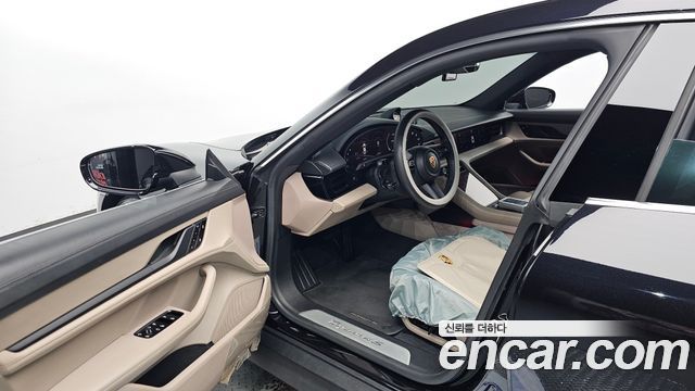 Porsche Taycan 2021 — photo 13