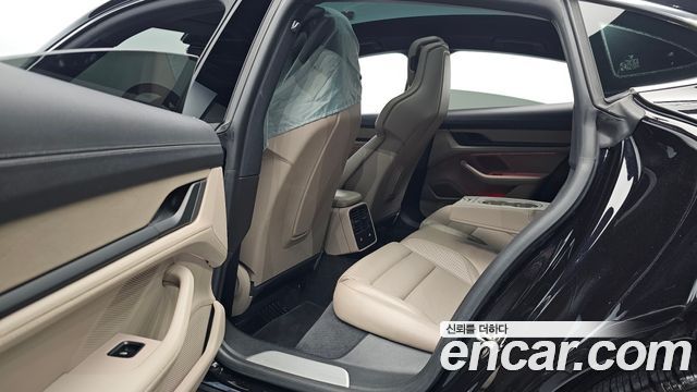 Porsche Taycan 2021 — photo 17