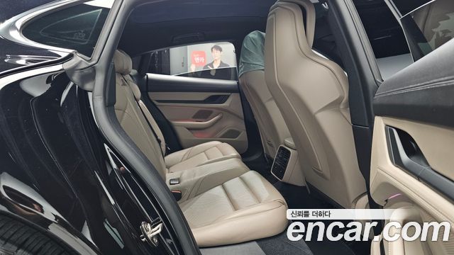 Porsche Taycan 2021 — photo 18