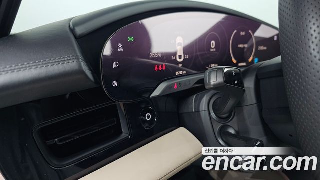 Porsche Taycan 2021 — photo 20