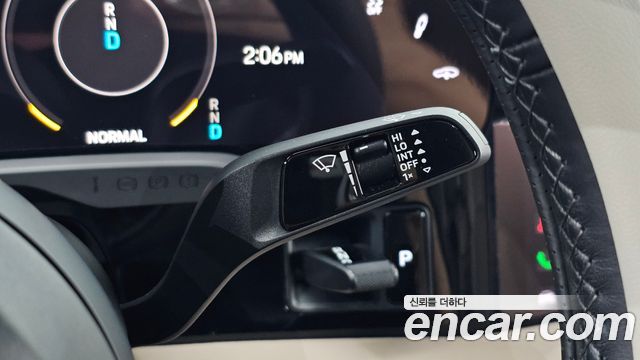 Porsche Taycan 2021 — photo 22