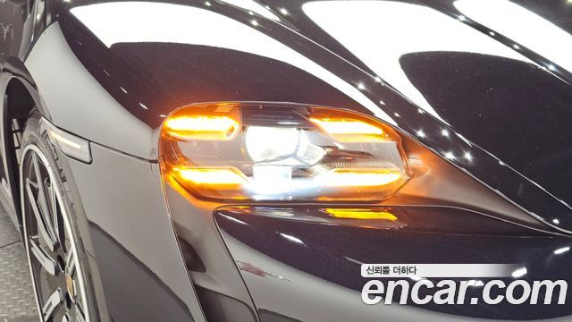 Porsche Taycan 2021 — photo 8