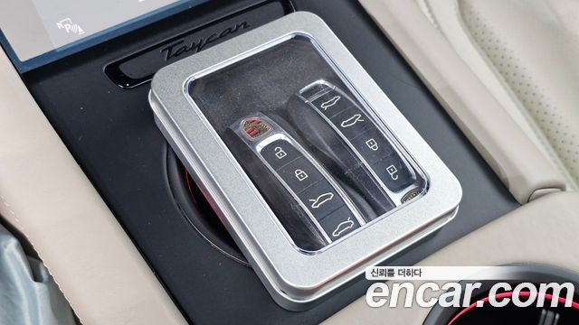 Porsche Taycan 2021 — photo 31