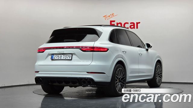 Porsche Cayenne 2019 — photo 2