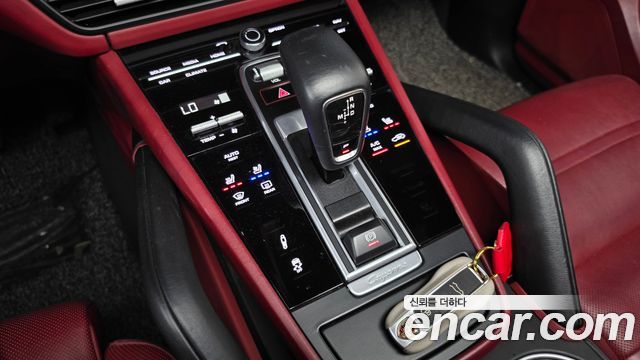Porsche Cayenne 2019 — photo 12