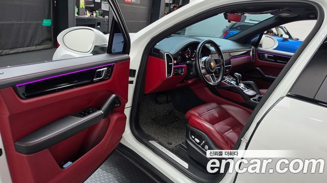 Porsche Cayenne 2019 — photo 13