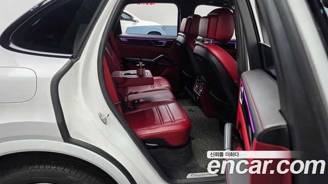 Porsche Cayenne 2019 — photo 17