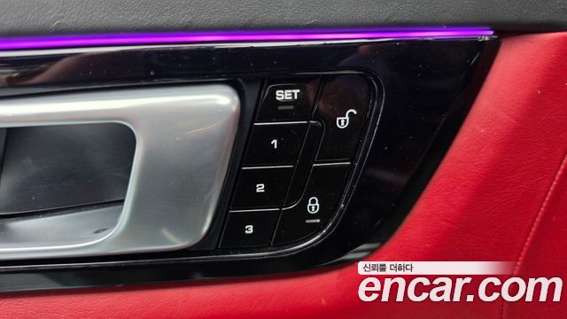 Porsche Cayenne 2019 — photo 33