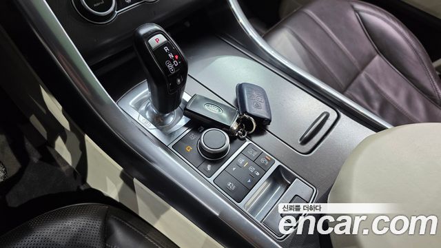 Land Rover Range Rover Sport 2016 — photo 9