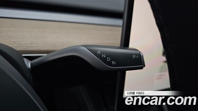 Tesla Model Y 2023 — photo 12