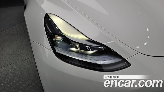 Tesla Model Y 2023 — photo 8