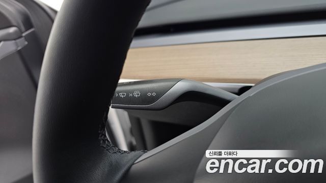 Tesla Model Y 2023 — photo 29