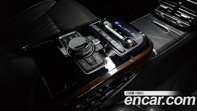 Genesis EQ900 2016 — photo 19