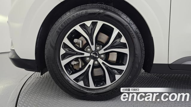 Kia Canival 2023 — photo 5