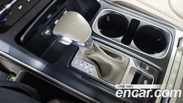 Kia Canival 2023 — photo 12