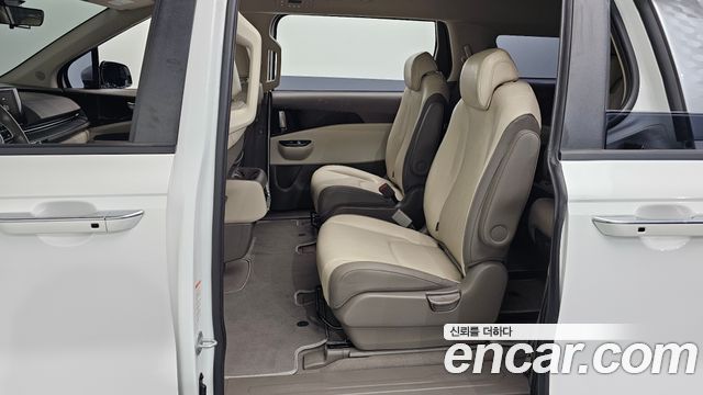 Kia Canival 2023 — photo 17