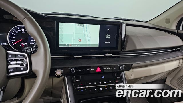 Kia Canival 2023 — photo 18