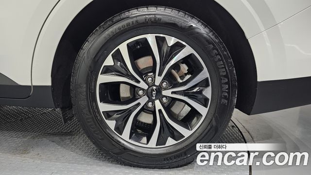 Kia Canival 2023 — photo 7