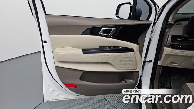 Kia Canival 2023 — photo 14