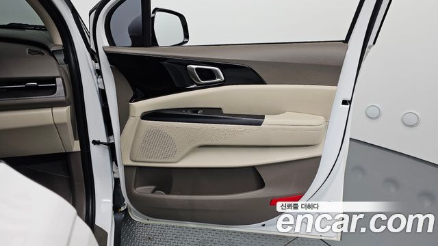 Kia Canival 2023 — photo 15