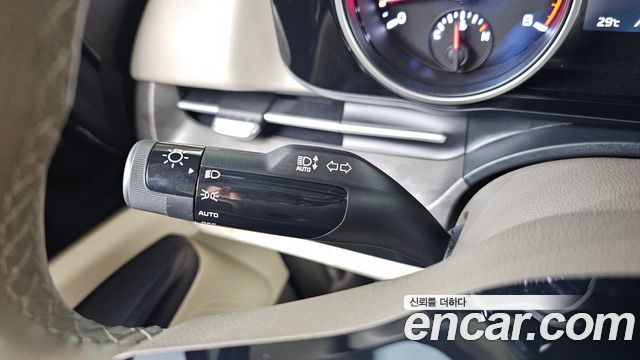 Kia Canival 2023 — photo 28