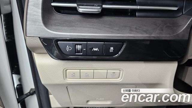 Kia Canival 2023 — photo 30