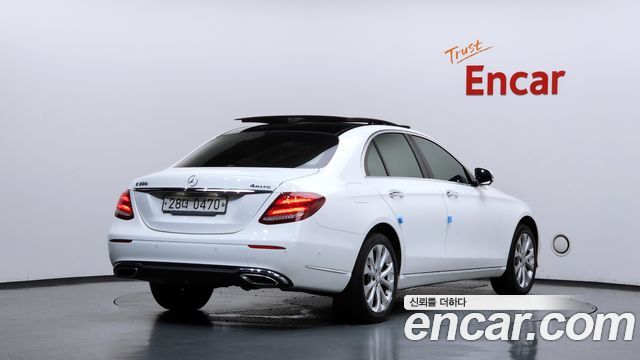Mercedes-Benz E-Class 2017 — photo 2