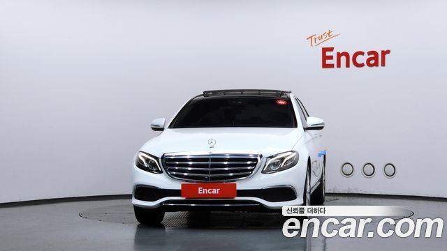 Mercedes-Benz E-Class 2017 — photo 3