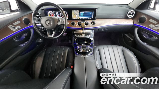 Mercedes-Benz E-Class 2017 — photo 7