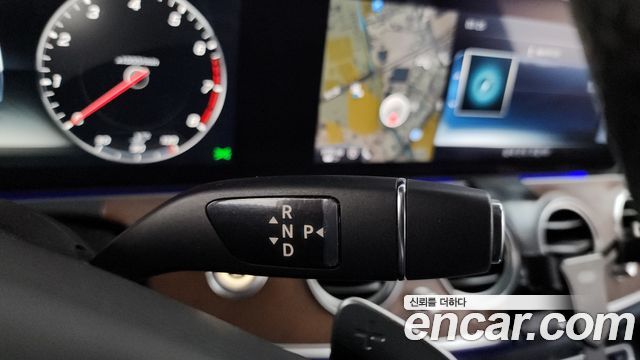 Mercedes-Benz E-Class 2017 — photo 9