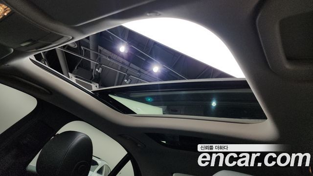 Mercedes-Benz E-Class 2017 — photo 18