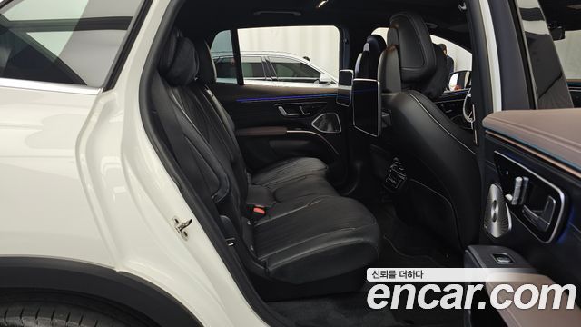 Mercedes-Benz EQS 2023 — photo 18