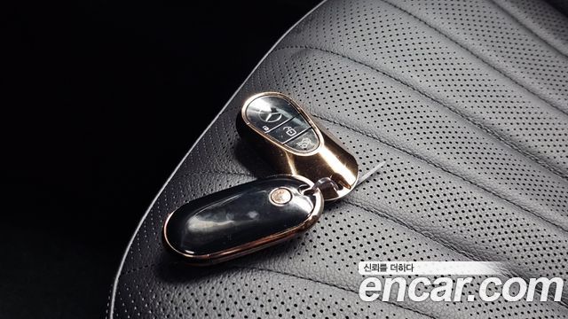 Mercedes-Benz EQS 2023 — photo 29