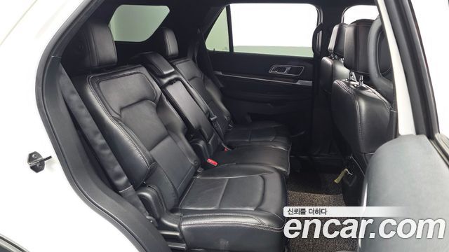 Ford Explorer 2016 — photo 11