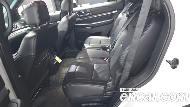 Ford Explorer 2016 — photo 12