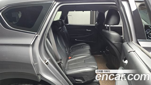 Hyundai Santafe 2019 — photo 16