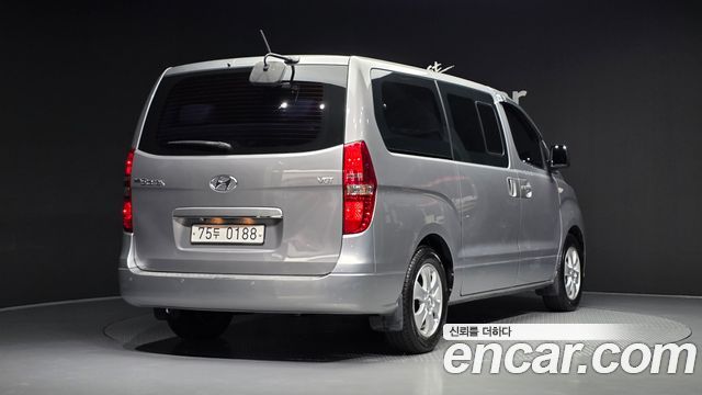 Hyundai Starex 2019 — photo 2