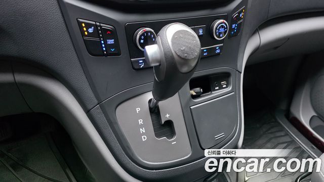 Hyundai Starex 2019 — photo 12