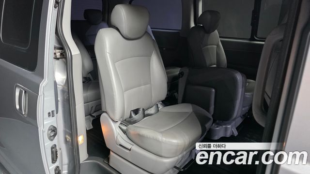 Hyundai Starex 2019 — photo 18