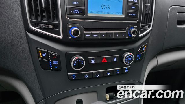 Hyundai Starex 2019 — photo 23