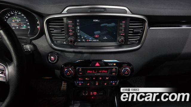 Kia Sorento 2018 — photo 19