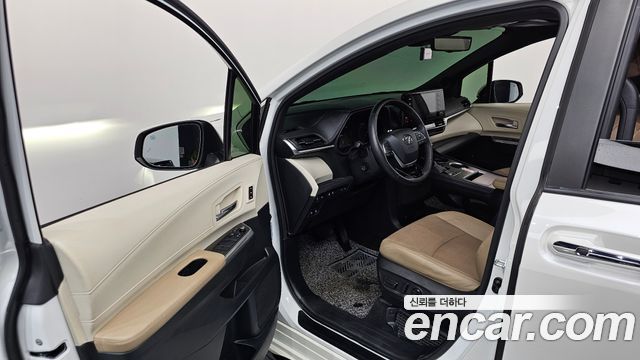 Toyota Sienna 2021 — photo 13