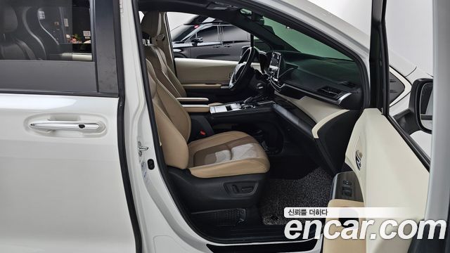 Toyota Sienna 2021 — photo 16