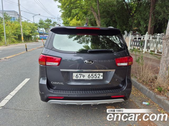 Kia Canival 2015 — photo 4