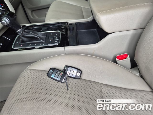 Kia Canival 2015 — photo 8