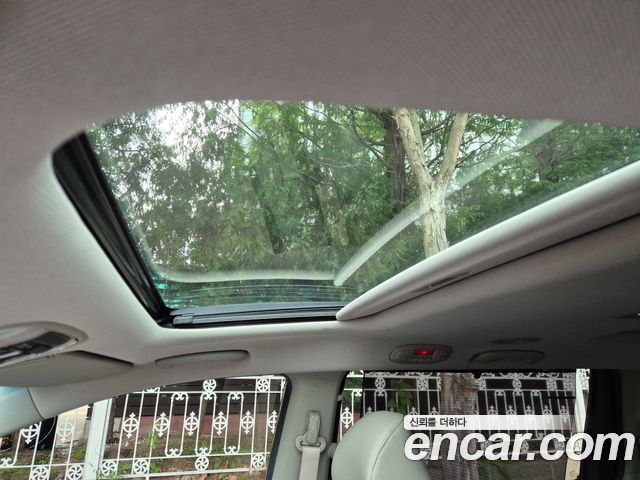 Kia Canival 2015 — photo 9