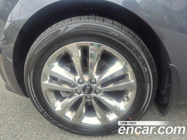 Kia Canival 2015 — photo 14