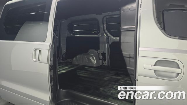 Hyundai Starex 2020 — photo 16