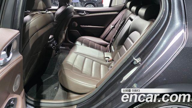 Kia Stinger 2018 — photo 17